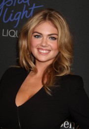 Kate-Upton---10th-Style-Awards---02.md.jpg