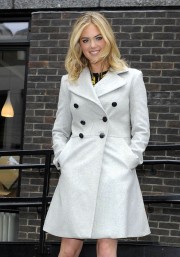 Kate-Upton-Vogue-Festival-2015-39.md.jpg