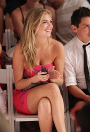 Kate-Upton-Caffe-Swimwear-Mercedes-Benz-Fashion-Week-Swim-2012-27.md.jpg