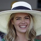 Kate-Upton---142nd-Kentucky-Derby---08