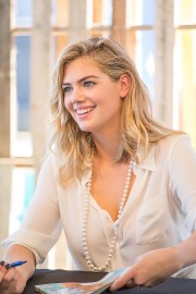 Kate-Upton---Day-2-of-VIBES-By-Sports-Illustrated-Swimsuit-2017-Launch---05.md.jpg