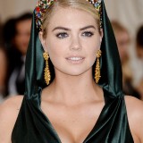 Kate-Upton-Heavenly-Bodies-Fashion-And-The-Catholic-19