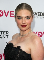 Kate-Upton-Premiere-of-The-Layover-65.md.jpg