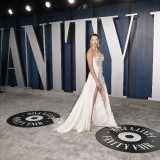 Adriana-Lima---2020-Vanity-Fair-Oscar-Party-30