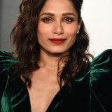 Freida-Pinto---2020-Vanity-Fair-Oscar-Party-01