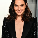 Gal-Gadot---2020-Vanity-Fair-Oscar-Party-09