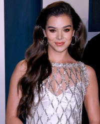 Hailee Steinfeld 2020 Vanity Fair Oscar Party 13