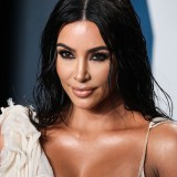 Kim-Kardashian---2020-Vanity-Fair-Oscar-Party-01