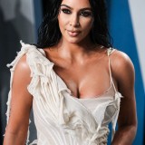 Kim-Kardashian---2020-Vanity-Fair-Oscar-Party-06