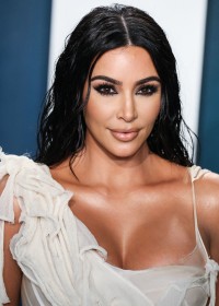 Kim-Kardashian---2020-Vanity-Fair-Oscar-Party-09.md.jpg Vettri.Net