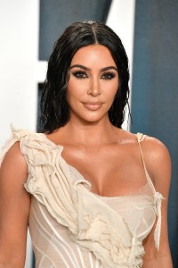 Kim-Kardashian---2020-Vanity-Fair-Oscar-Party-13.md.jpg Vettri.Net
