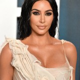 Kim-Kardashian---2020-Vanity-Fair-Oscar-Party-13