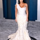 Kim-Kardashian---2020-Vanity-Fair-Oscar-Party-14