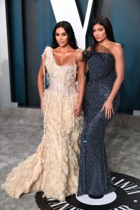 Kim-Kardashian---2020-Vanity-Fair-Oscar-Party-19.md.jpg Vettri.Net