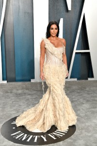 Kim-Kardashian---2020-Vanity-Fair-Oscar-Party-20.md.jpg Vettri.Net