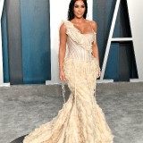 Kim-Kardashian---2020-Vanity-Fair-Oscar-Party-20