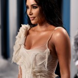 Kim-Kardashian---2020-Vanity-Fair-Oscar-Party-38