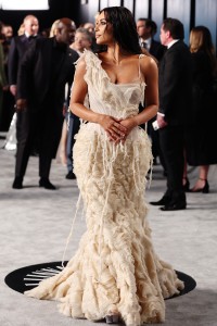 Kim-Kardashian---2020-Vanity-Fair-Oscar-Party-41.md.jpg Vettri.Net