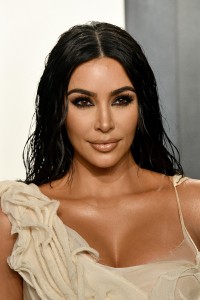 Kim-Kardashian---2020-Vanity-Fair-Oscar-Party-42.md.jpg Vettri.Net