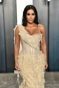 Kim-Kardashian---2020-Vanity-Fair-Oscar-Party-43.md.jpg Vettri.Net