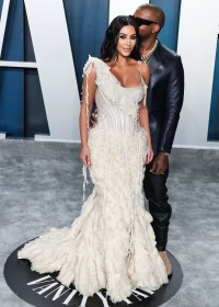 Kim-Kardashian---2020-Vanity-Fair-Oscar-Party-50.md.jpg Vettri.Net