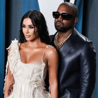 Kim-Kardashian---2020-Vanity-Fair-Oscar-Party-52.md.jpg Vettri.Net