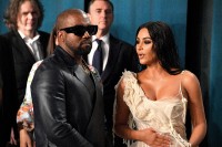 Kim-Kardashian---2020-Vanity-Fair-Oscar-Party-57.md.jpg Vettri.Net