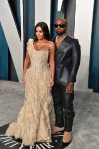 Kim-Kardashian---2020-Vanity-Fair-Oscar-Party-63.md.jpg Vettri.Net