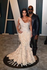 Kim-Kardashian---2020-Vanity-Fair-Oscar-Party-70.md.jpg Vettri.Net
