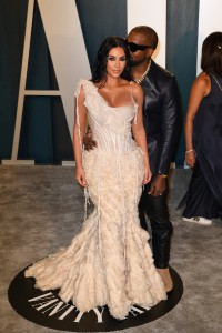 Kim-Kardashian---2020-Vanity-Fair-Oscar-Party-71.md.jpg Vettri.Net
