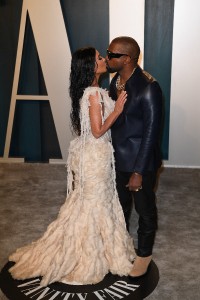 Kim-Kardashian---2020-Vanity-Fair-Oscar-Party-73.md.jpg Vettri.Net