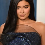 Kylie-Jenner---2020-Vanity-Fair-Oscar-Party-23