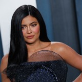 Kylie-Jenner---2020-Vanity-Fair-Oscar-Party-24