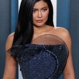 Kylie-Jenner---2020-Vanity-Fair-Oscar-Party-25
