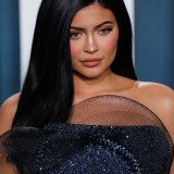 Kylie-Jenner---2020-Vanity-Fair-Oscar-Party-26
