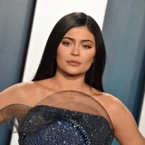 Kylie-Jenner---2020-Vanity-Fair-Oscar-Party-32