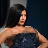 Kylie-Jenner---2020-Vanity-Fair-Oscar-Party-35