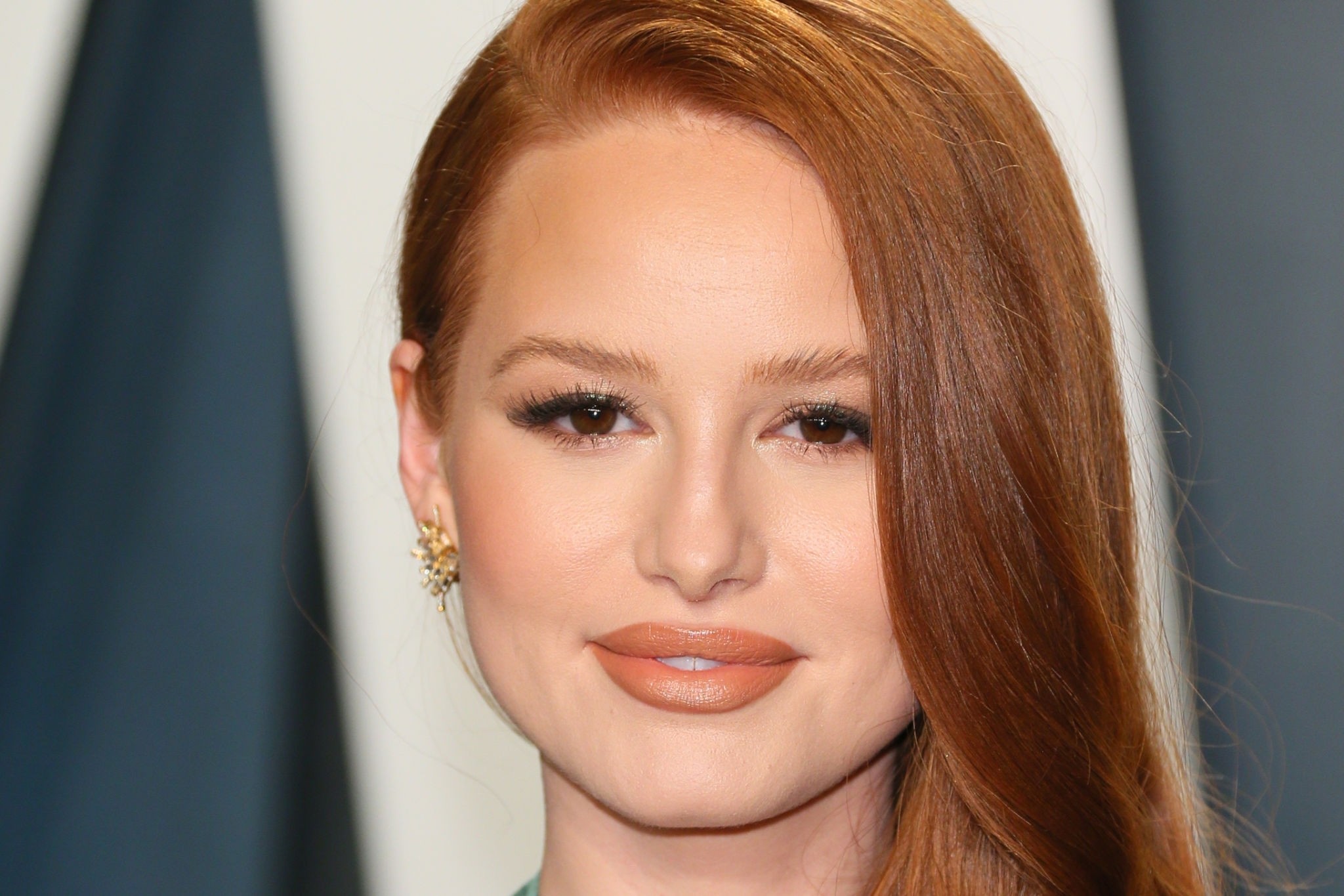 Madelaine Petsch 2020 Vanity Fair Oscar Party 01 - CHQ Vettri.Net