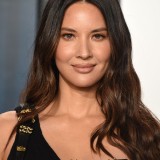 Olivia-Munn---2020-Vanity-Fair-Oscar-Party-01