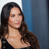 Olivia-Munn---2020-Vanity-Fair-Oscar-Party-31