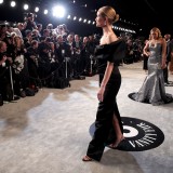 Rosie-Huntington-Whiteley---2020-Vanity-Fair-Oscar-Party-06