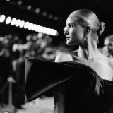 Rosie-Huntington-Whiteley---2020-Vanity-Fair-Oscar-Party-19