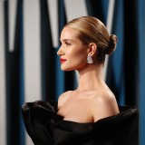 Rosie-Huntington-Whiteley---2020-Vanity-Fair-Oscar-Party-27