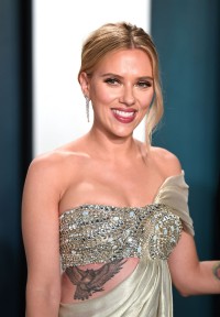 Scarlett-Johansson---2020-Vanity-Fair-Oscar-Party-01.md.jpg Vettri.Net