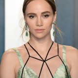 Suki-Waterhouse---2020-Vanity-Fair-Oscar-Party-01