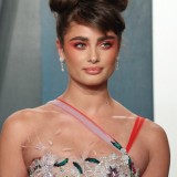 Taylor-Hill---2020-Vanity-Fair-Oscar-Party-07