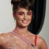 Taylor-Hill---2020-Vanity-Fair-Oscar-Party-13