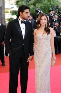 Aishwarya-Rai---2008-Cannes-Film-Festival---Kung-Fu-Panda-Premiere-02.md.jpg Vettri.Net