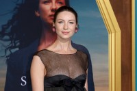 Caitriona-Balfe---Outlander-Season-5-Premiere-035.md.jpg Vettri.Net