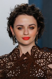 Joey King 2020 Vanity Fair Oscar Party 03